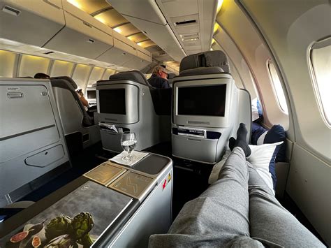 Boeing 747-400 cabin seats