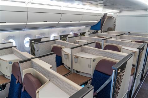 Boeing 747-400 main deck cabin widebody interior