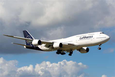 Boeing 747-8F Lufthansa Cargo nose loading oversized freight airport