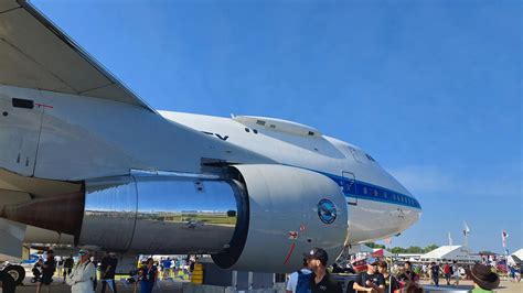 Boeing 747SP short fuselage variant on long-haul runway departure