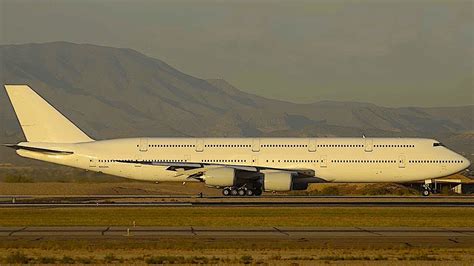Boeing 747X concept rendering with advanced wing design