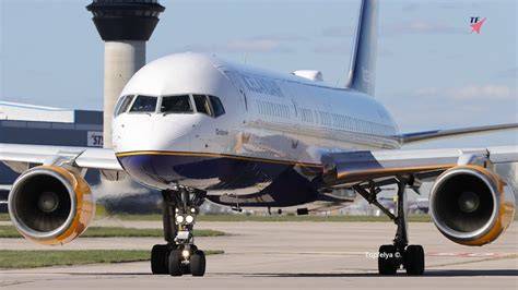 Boeing 757 aircraft departing short runway airport