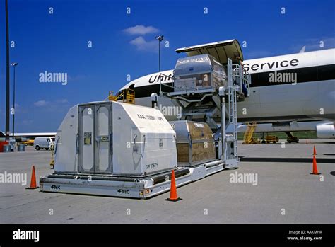 Boeing 757 freighter cargo loading express logistics hub