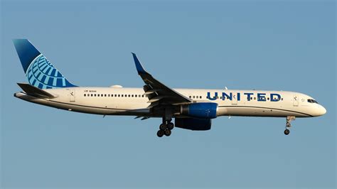Boeing 757 over coastline transatlantic narrowbody aircraft
