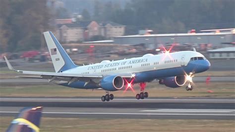 boeing 757 taking off from washington national with river departure