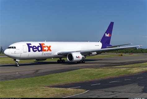 Boeing 767-300F FedEx UPS cargo aircraft airport operation