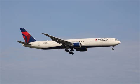 Boeing 767-400ER Delta Air Lines transatlantic aircraft with raked wingtips