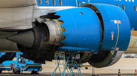 Boeing 777X advanced engine nozzle without chevrons