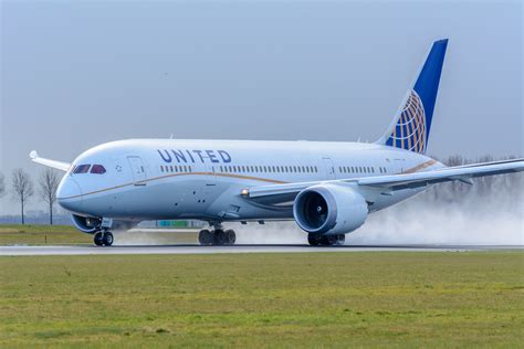 Boeing 787-10 Dreamliner United Airlines widebody aircraft at airport ramp