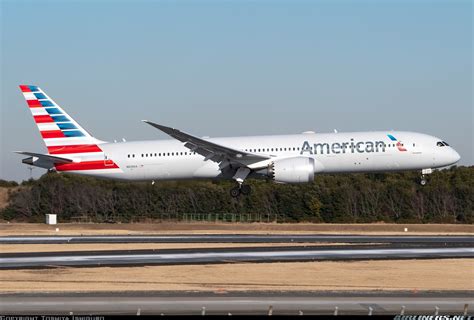 Boeing 787-9 Dreamliner American Airlines livery taking off on international flight