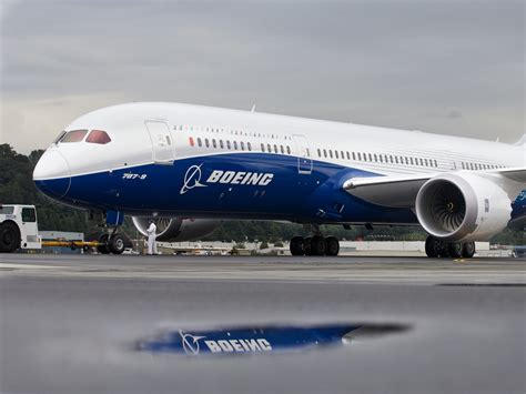 Boeing 787-9 Dreamliner ultra long haul flight cruising above clouds