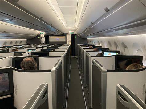 Boeing 787 Airbus A350 premium cabin business class suite airline interior