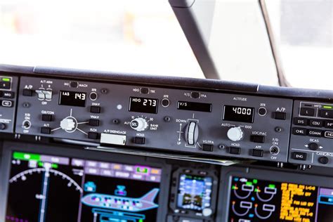 Boeing 787 autopilot mode control panel during descent phase