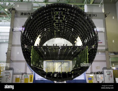 Boeing 787 Dreamliner carbon fiber fuselage cabin altitude technology