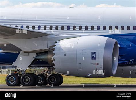Boeing 787 Dreamliner engine close-up on runway showing large turbofan nacelle