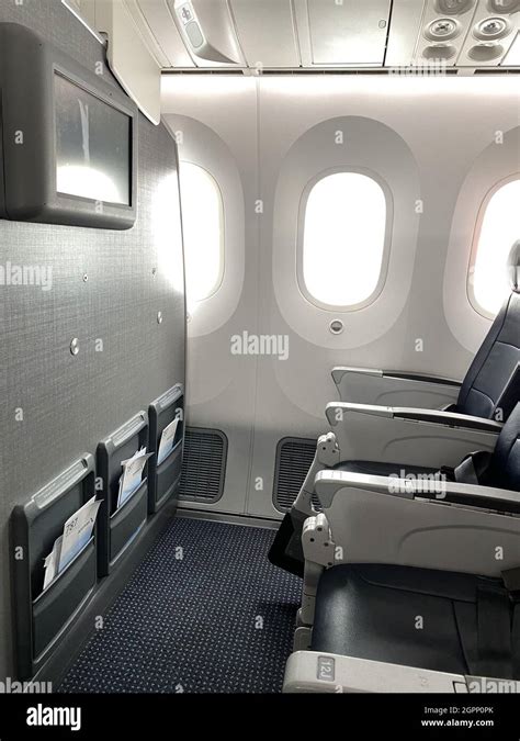 Boeing 787 Dreamliner premium economy cabin ambiance