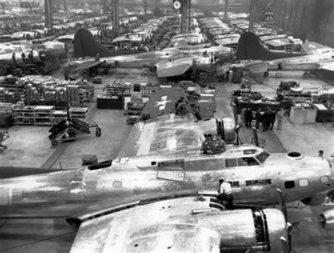 Boeing B-17 Flying Fortress assembly line