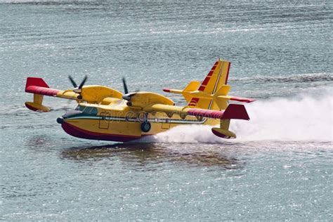 Bombardier 415 amphibious aircraft in water-based firefighting operation