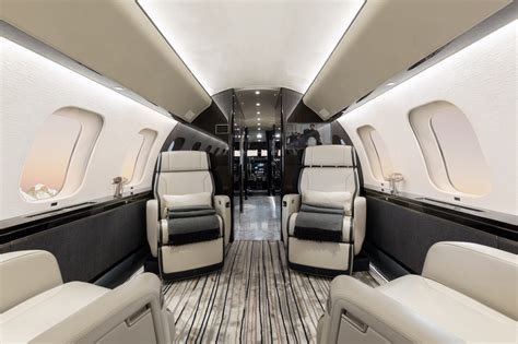 Bombardier Global 7500 cabin showcasing quad-pane soundproof windows