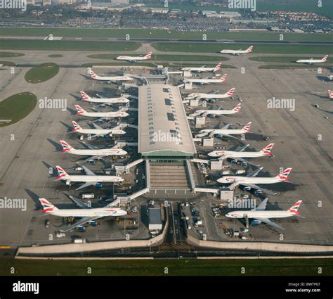British Airways aircraft lineup at London Heathrow Terminal 5 gates
