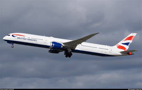 British Airways Boeing 787-10 and Boeing 777-200ER widebody aircraft at London Heathrow