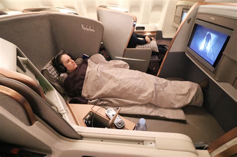 business class cabin inside singapore airlines boeing 777-300er