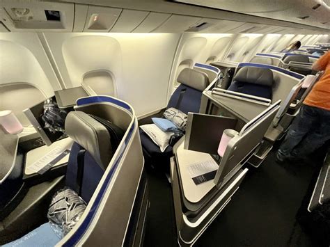 business class polaris cabin onboard united boeing 767 in transatlantic service