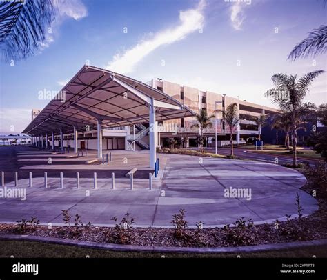 car parking at Long Beach Airport