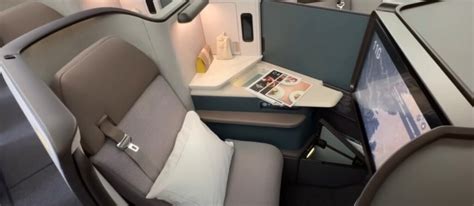 cathay pacific 777 300er aria suite rollout