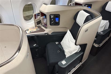 Cathay Pacific Aria Suite business class cabin Airbus A350