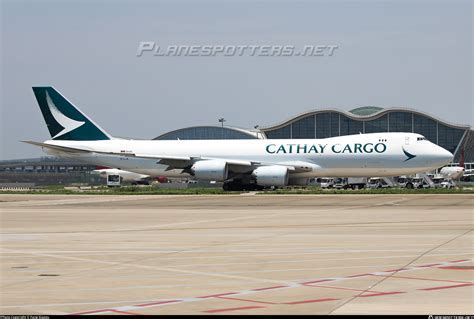 Cathay Pacific Boeing 747-200 in early livery at Kai Tak Airport