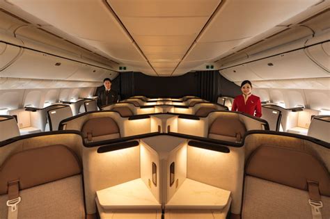 cathay pacific business class aria suites interior 777-300er