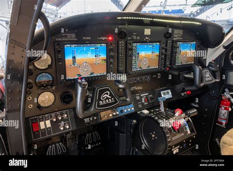cessna 206h stationair cockpit with G1000 avionics