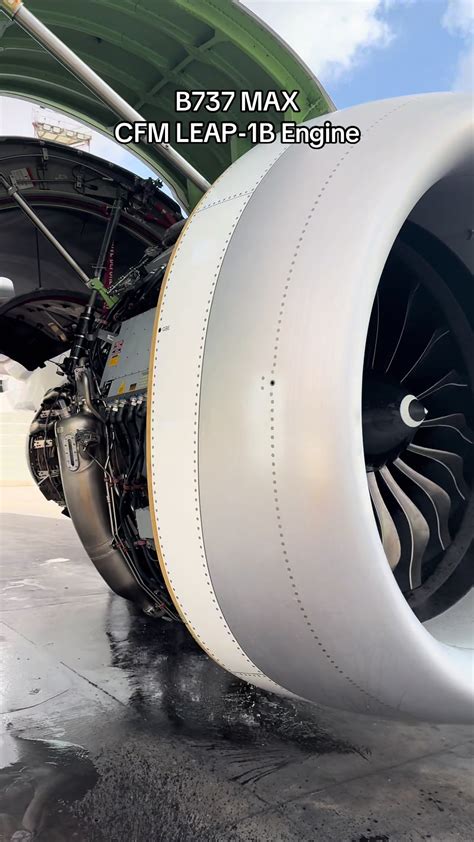 cfm leap-1b engine technical view on boeing 737 max wing