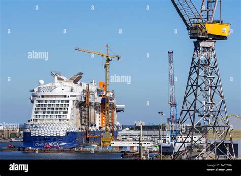 Chantiers de l’Atlantique Saint-Nazaire cruise ship dock