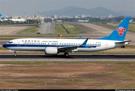China Southern 737 MAX 8 preparing for Guangzhou–Darwin flight