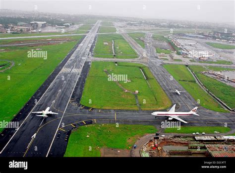 climate-challenged aircraft approach during active monsoon at Mumbai’s Chhatrapati Shivaji International Airport