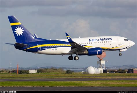 cockpit view of Nauru Airlines 737 on approach to Tarawa, highlighting flight crew