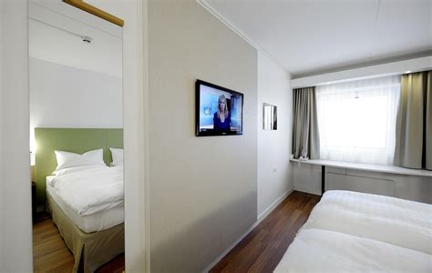compact yet cozy room at Good Morning Arlanda hotel
