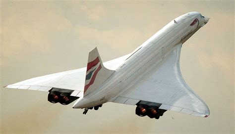 Concorde supersonic passenger jet cruising above Atlantic Ocean
