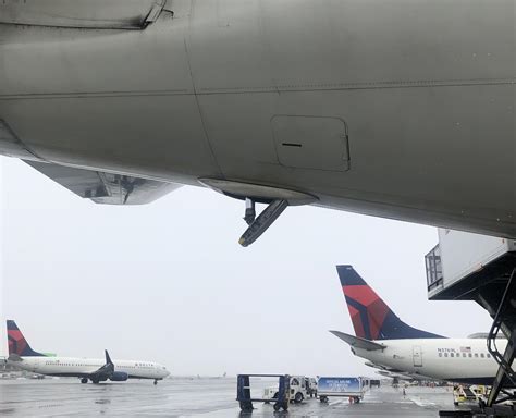 Cooper Vane mechanism on a Boeing 727 tail section