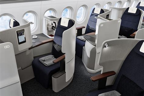couple searching multiple business class award seats for international flight