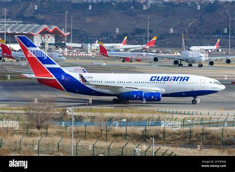 cubana de aviacion ilyushin il-96 at havana jose marti airport