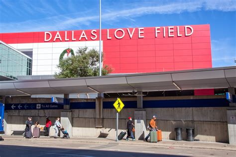 Dallas Love Field airport police responding to TSA checkpoint incident