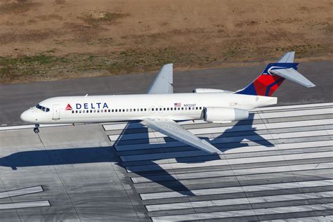 Delta Air Lines Boeing 717 taking off from Hartsfield-Jackson Atlanta International Airport
