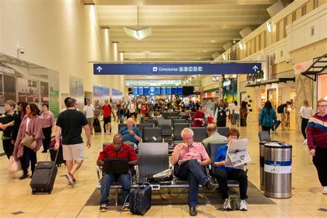 Delta Air Lines Terminal 1 connecting bank at Minneapolis-Saint Paul International Airport