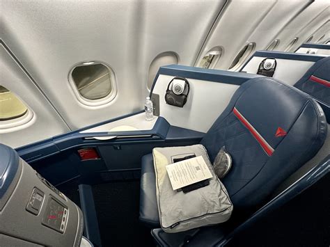 delta airbus a330-300 interior delta one cabin
