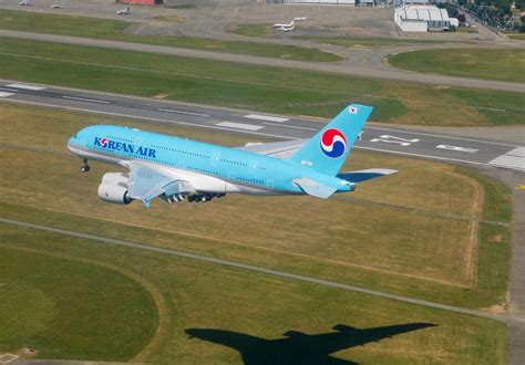 Delta and Korean Air aircraft parked at Incheon Airport, reflecting Asia-Pacific expansion