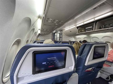 delta boeing 757 cabin interior showing delta one seating configuration