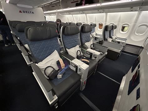 Delta Premium Select bulkhead seats on Airbus A350 with extended legroom
